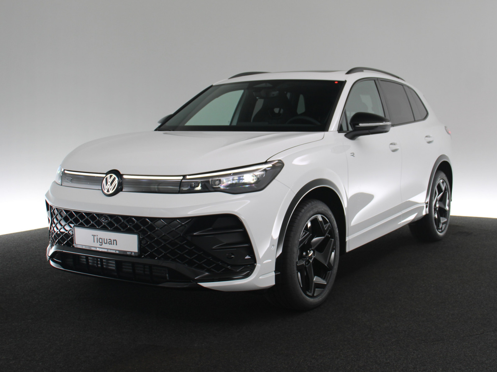 VW Tiguan 1.5 eTSI R-Line VW Tiguan 1.5 eTSI R-Line