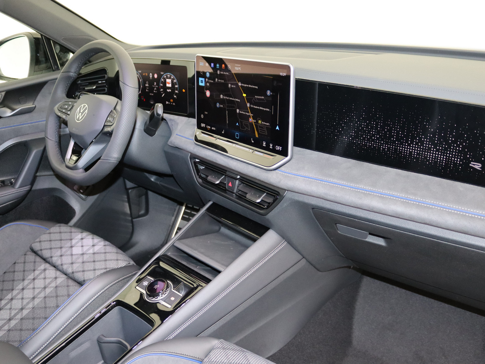 VW Tiguan 1.5 eTSI R-Line VW Tiguan 1.5 eTSI R-Line