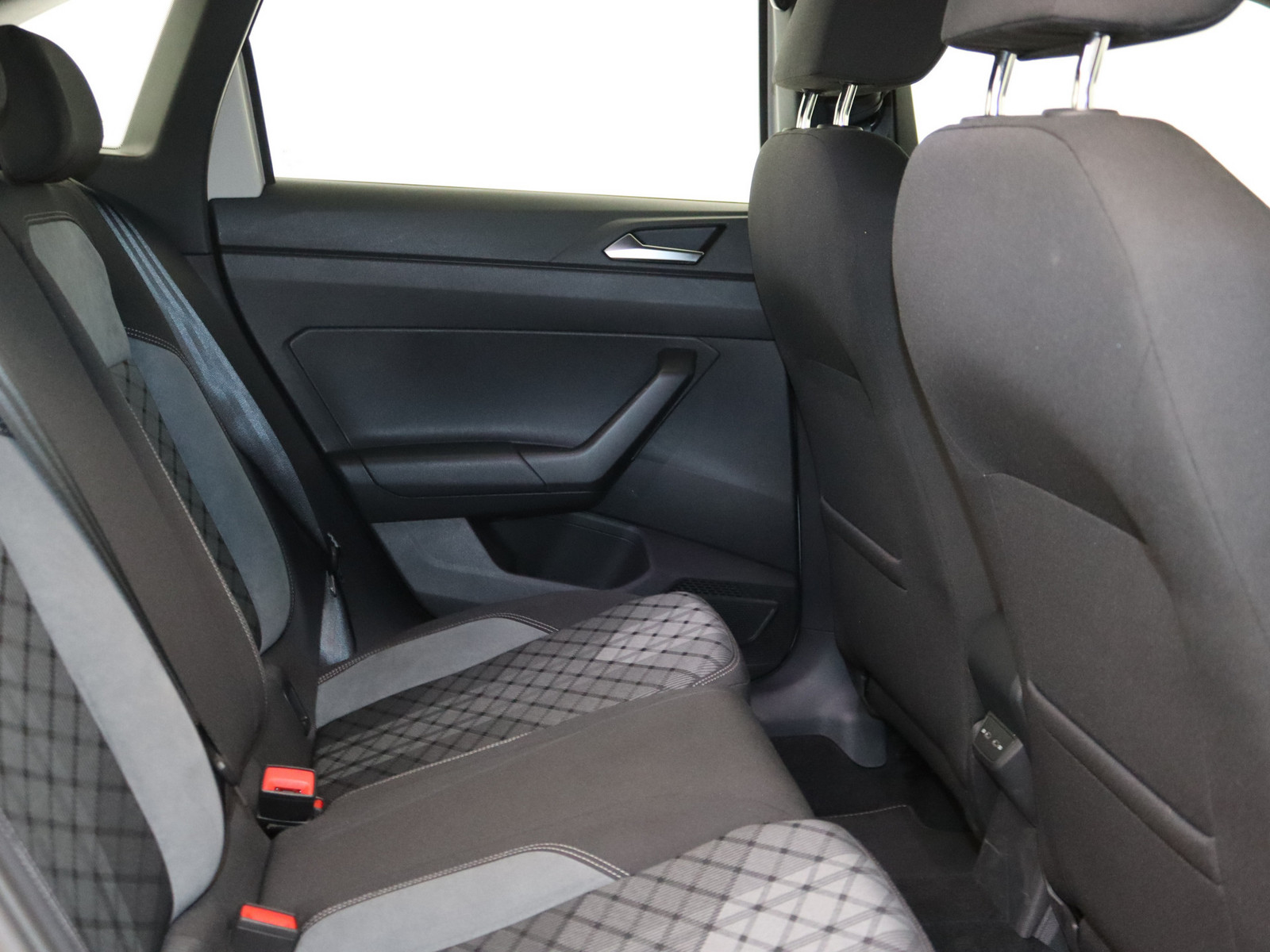 VW Taigo 1.0 TSI R-Line VW Taigo 1.0 TSI R-Line