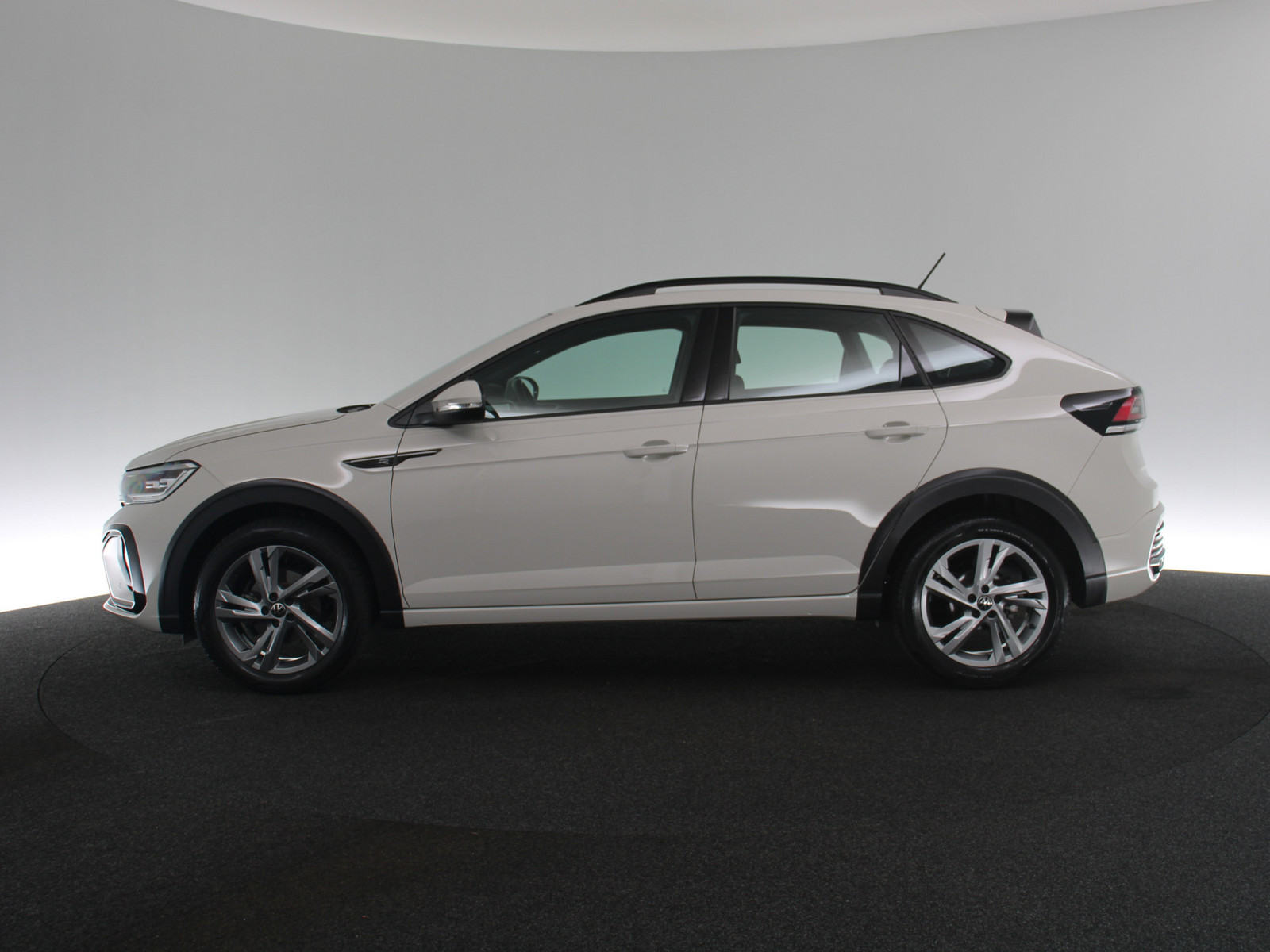 VW Taigo 1.0 TSI R-Line VW Taigo 1.0 TSI R-Line