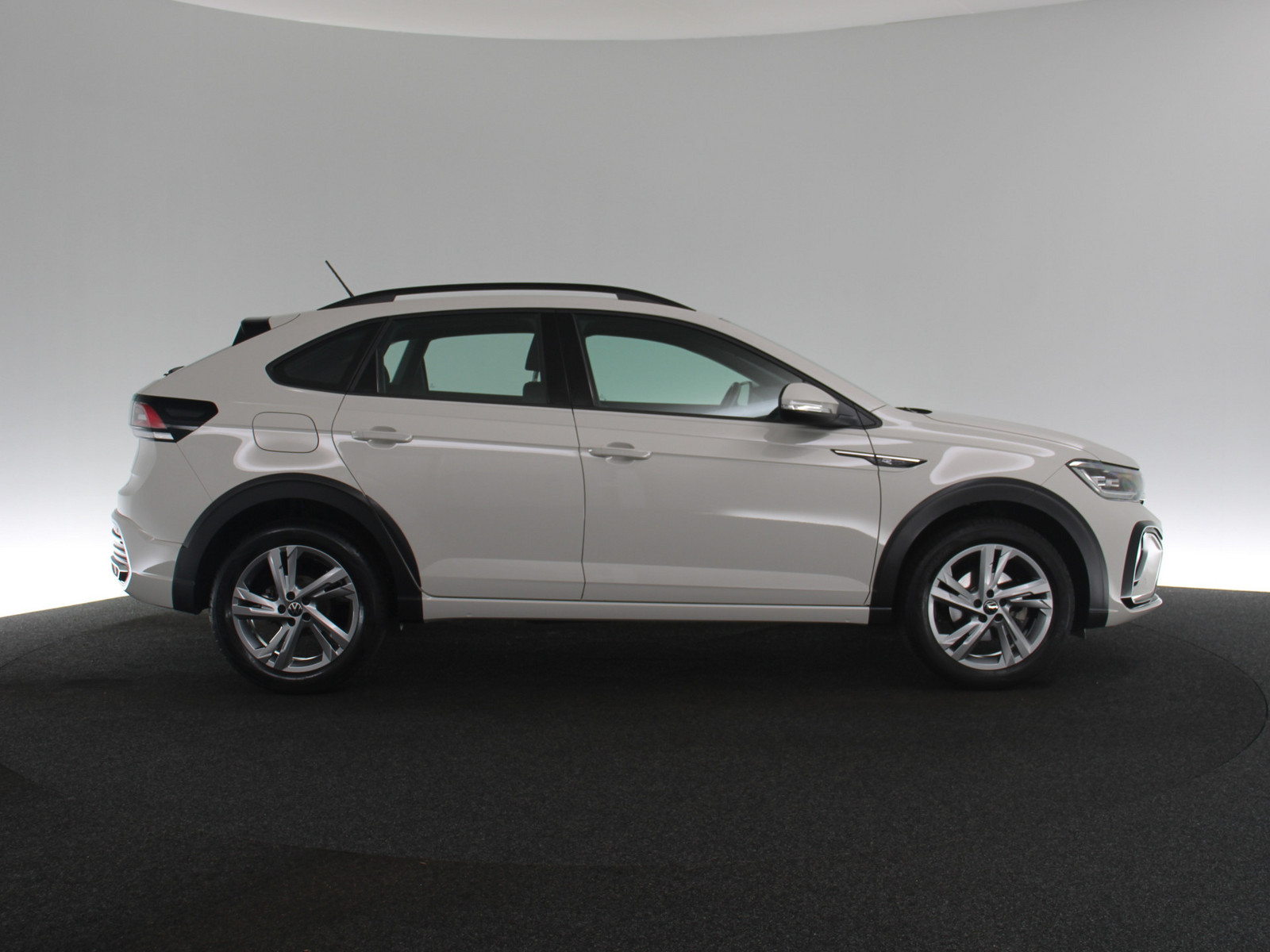 VW Taigo 1.0 TSI R-Line VW Taigo 1.0 TSI R-Line