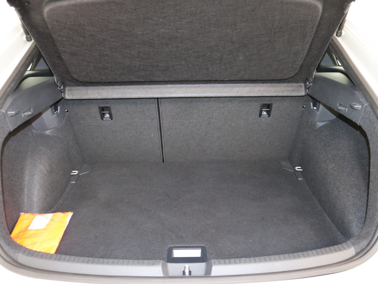 VW Taigo 1.0 TSI R-Line VW Taigo 1.0 TSI R-Line