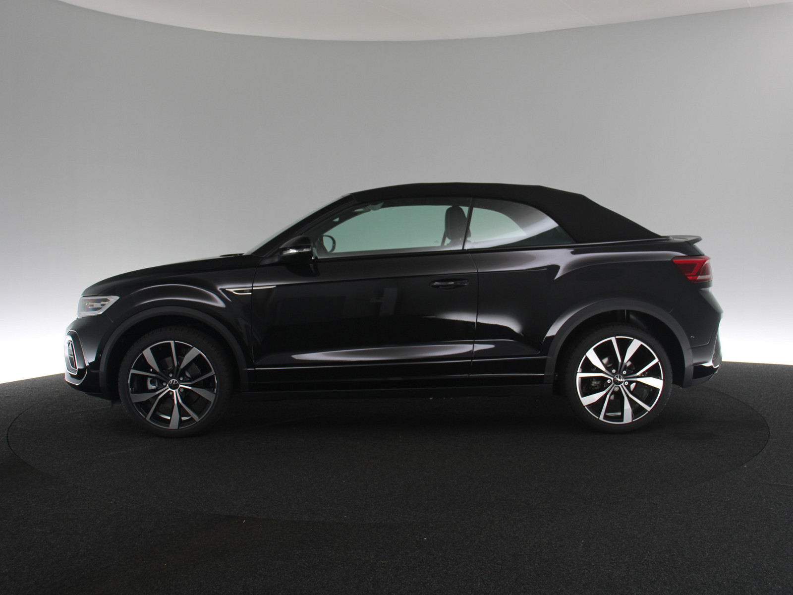 VW T-Roc Cabriolet 1.5 TSI R-Line VW T-Roc Cabriolet 1.5 TSI R-Line
