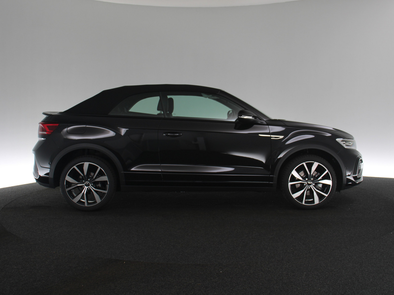 VW T-Roc Cabriolet 1.5 TSI R-Line VW T-Roc Cabriolet 1.5 TSI R-Line