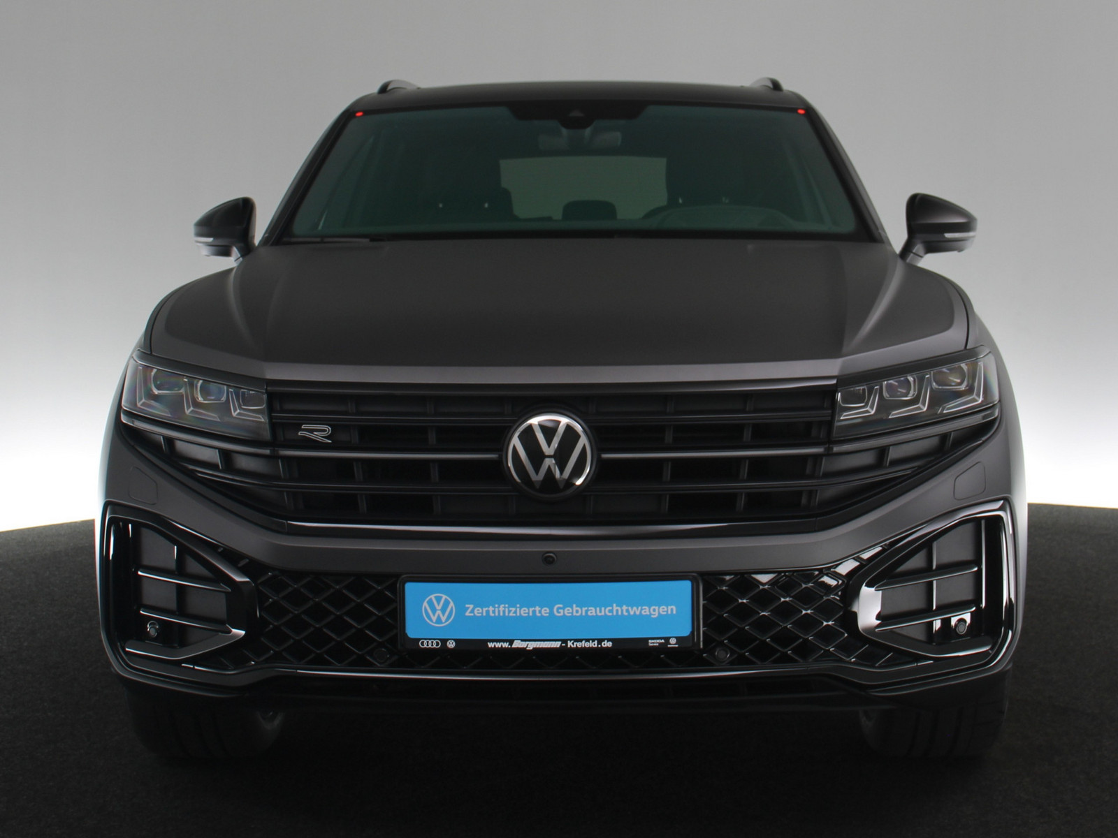 VW Touareg 3.0 V6 TDI R-Line 4Motion VW Touareg 3.0 V6 TDI R-Line 4Motion