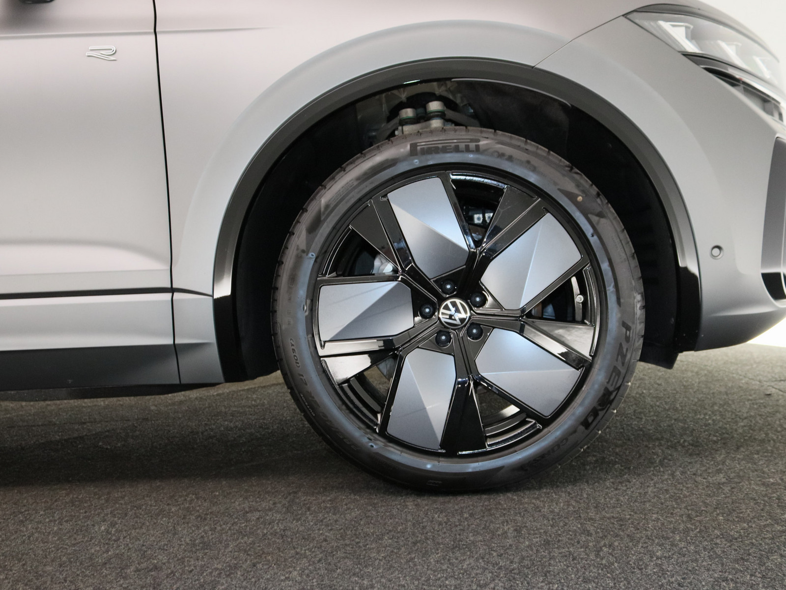 VW Touareg 3.0 V6 TDI R-Line 4Motion VW Touareg 3.0 V6 TDI R-Line 4Motion