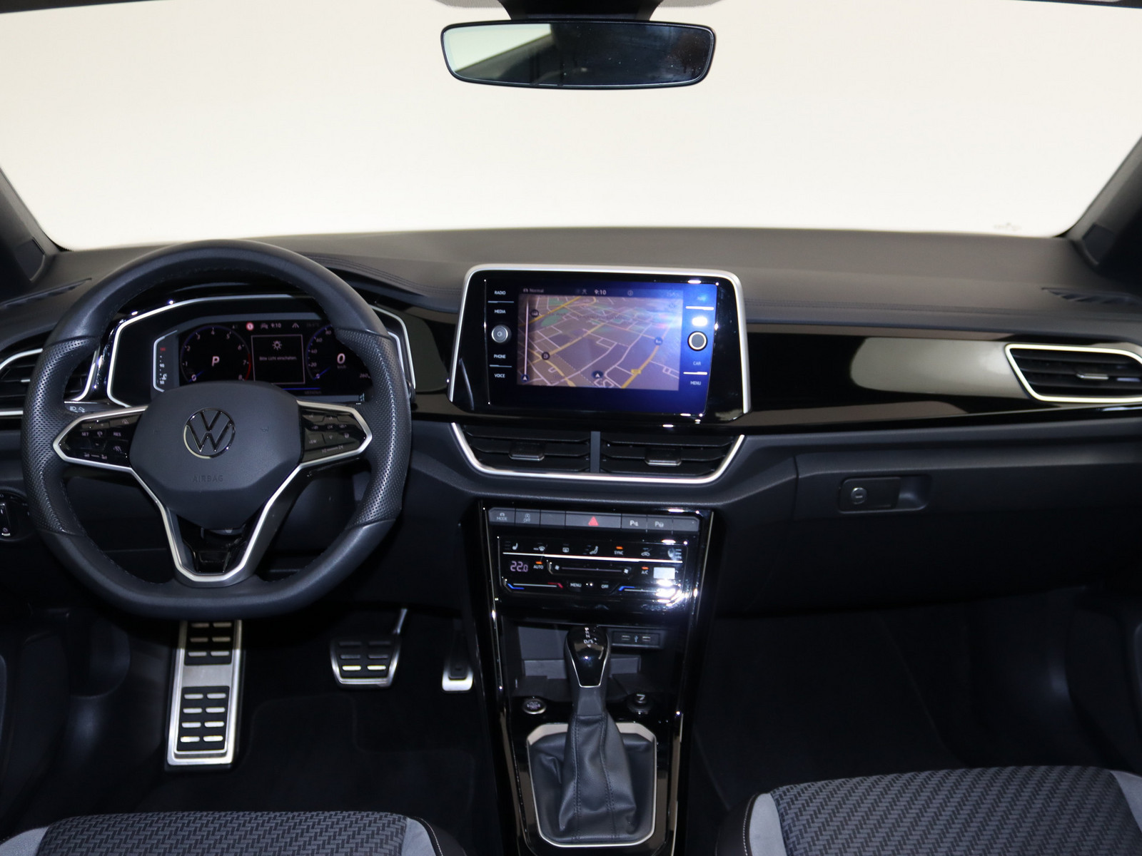 VW T-Roc Cabriolet 1.5 TSI R-Line VW T-Roc Cabriolet 1.5 TSI R-Line