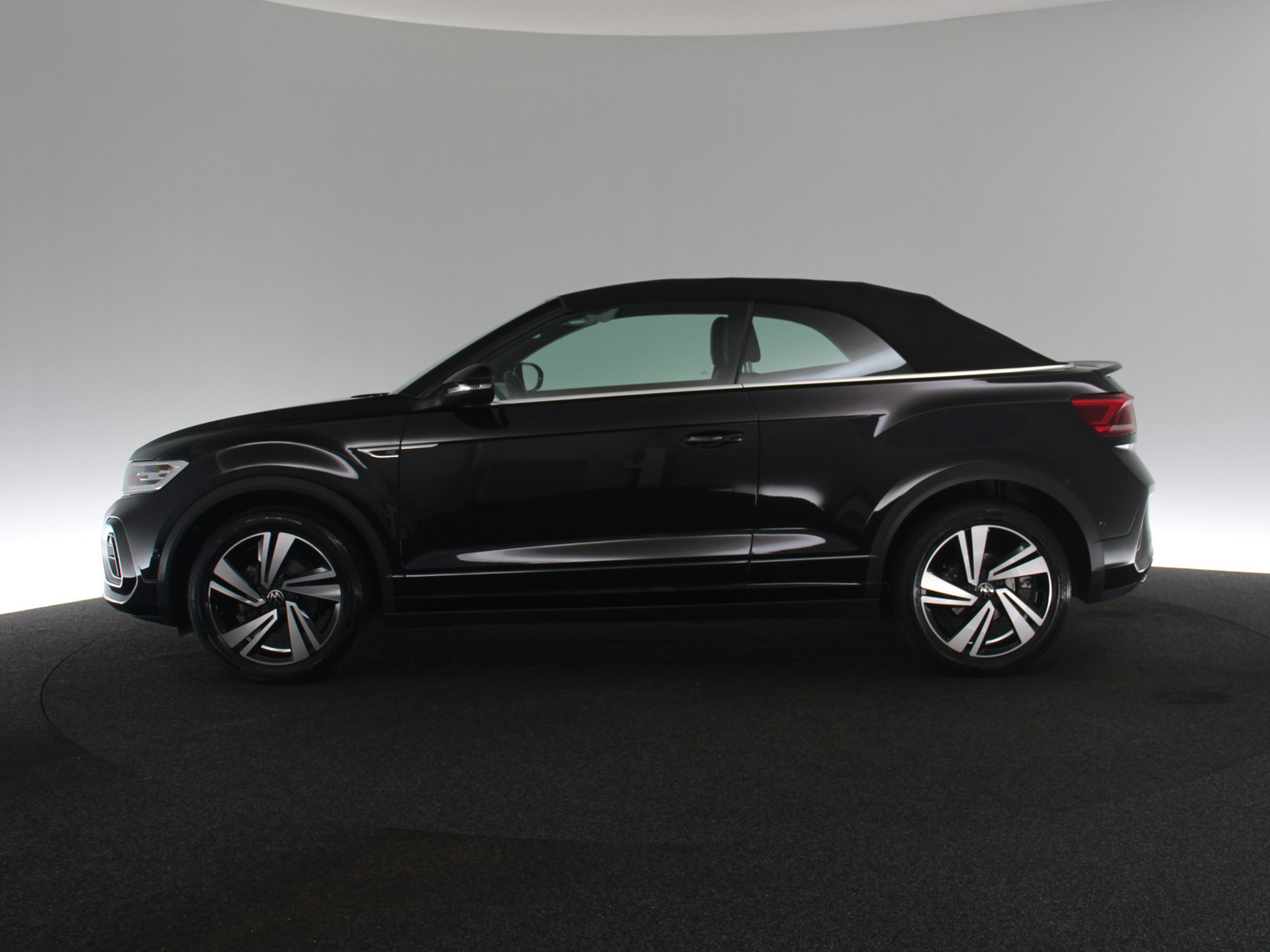VW T-Roc Cabriolet 1.5 TSI R-Line VW T-Roc Cabriolet 1.5 TSI R-Line
