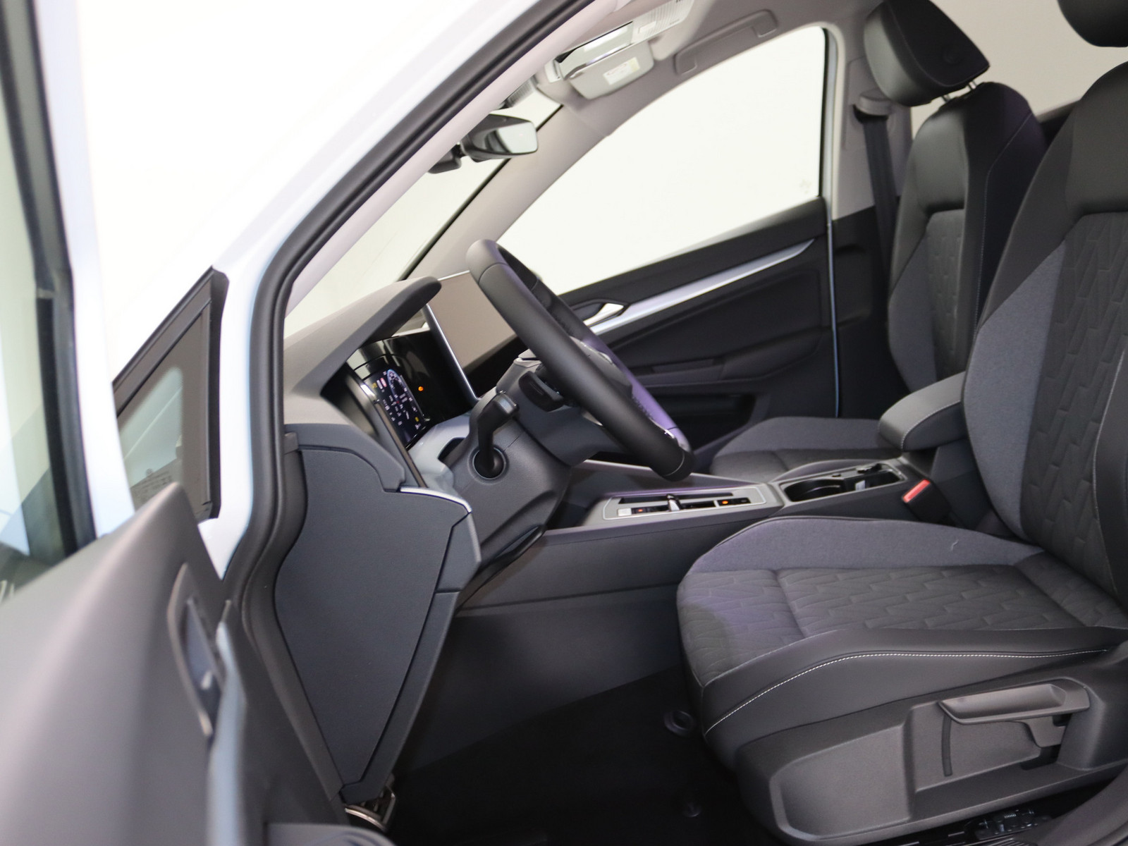 VW Golf VIII 1.5 eTSI Energy VW Golf VIII 1.5 eTSI Energy