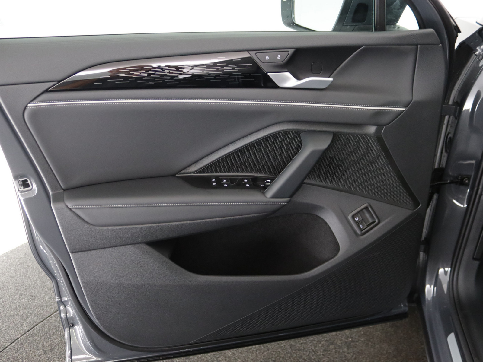 VW Tayron 1.5 TSI eHybrid Elegance VW Tayron 1.5 TSI eHybrid Elegance