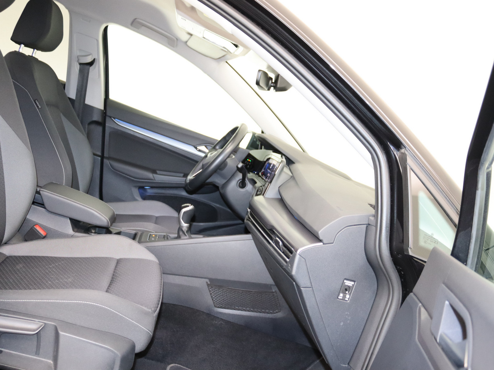 VW Golf VIII 1.5 TSI Active VW Golf VIII 1.5 TSI Active