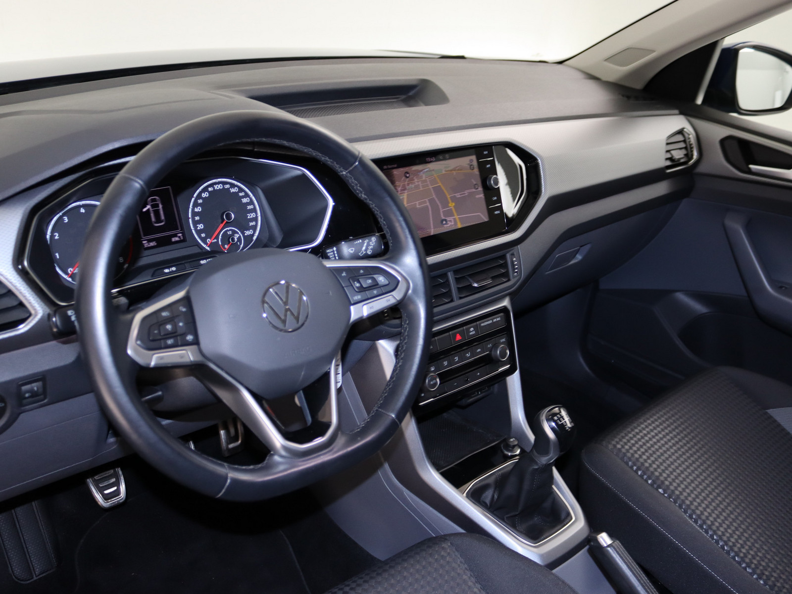 VW T-Cross 1.0 TSI Active VW T-Cross 1.0 TSI Active