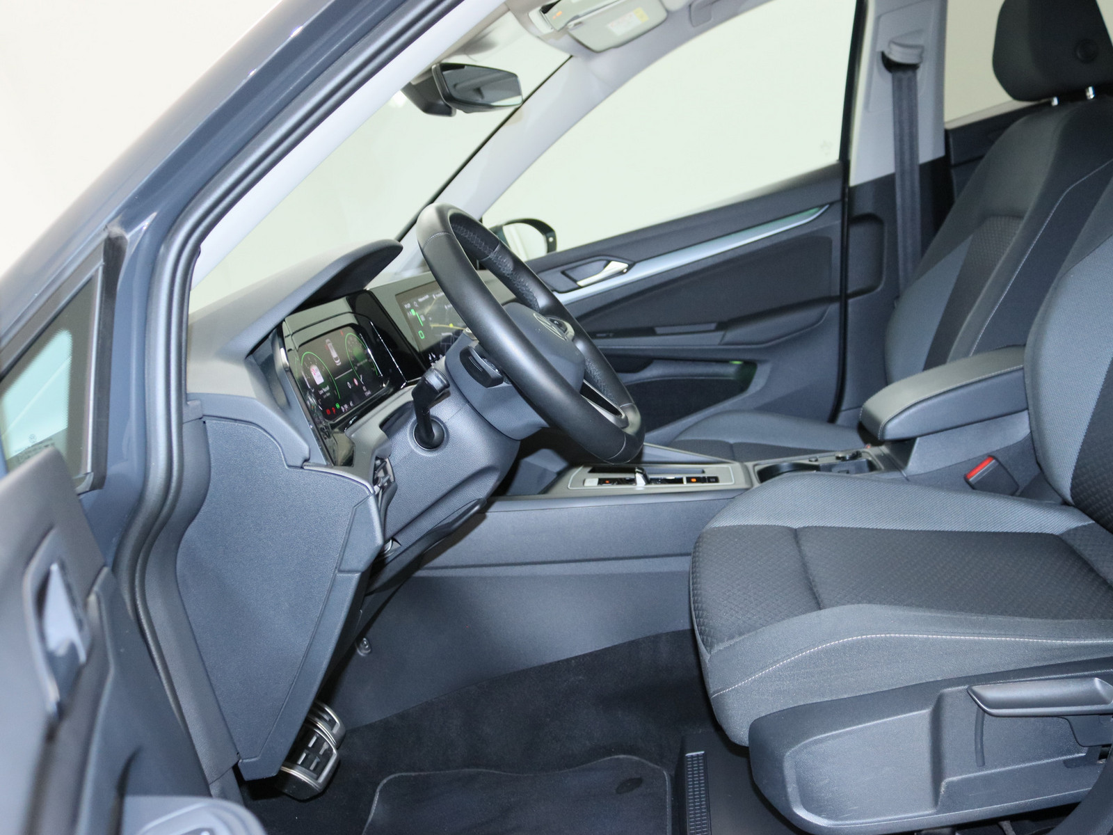 VW Golf VIII 1.5 eTSI Active VW Golf VIII 1.5 eTSI Active