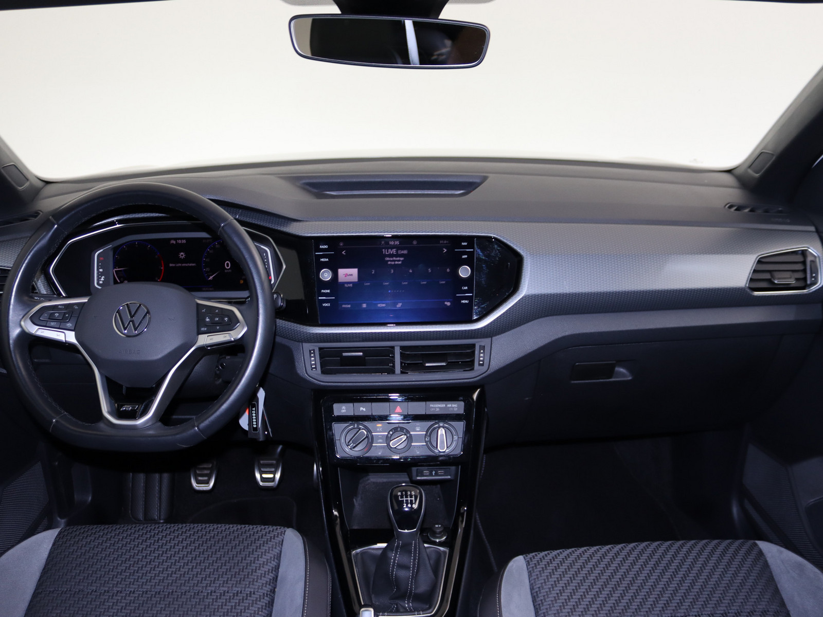 VW T-Cross 1.0 TSI R-Line VW T-Cross 1.0 TSI R-Line