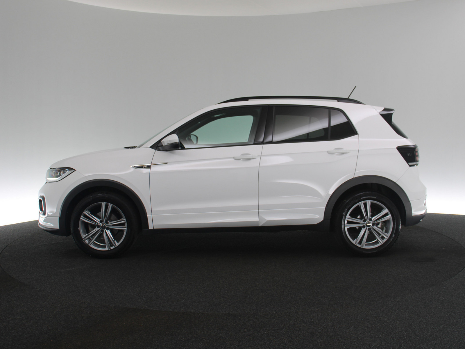 VW T-Cross 1.0 TSI R-Line VW T-Cross 1.0 TSI R-Line