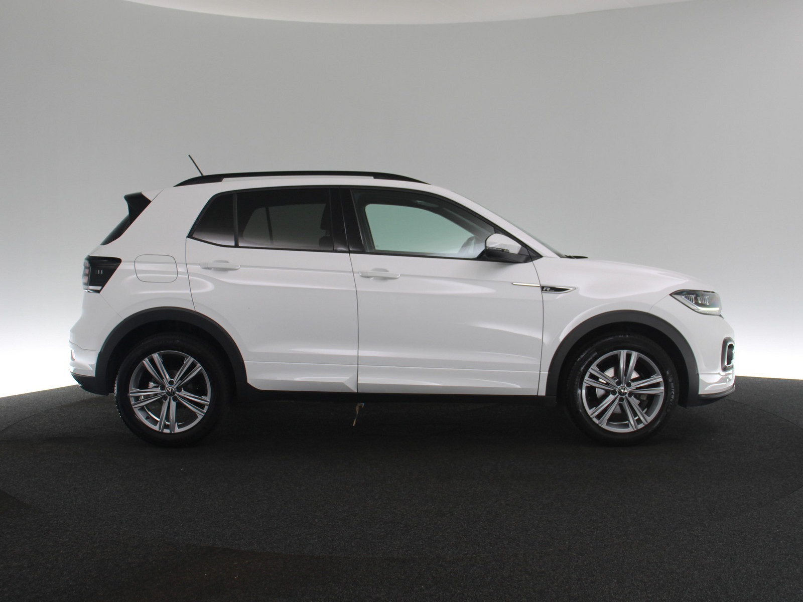 VW T-Cross 1.0 TSI R-Line VW T-Cross 1.0 TSI R-Line