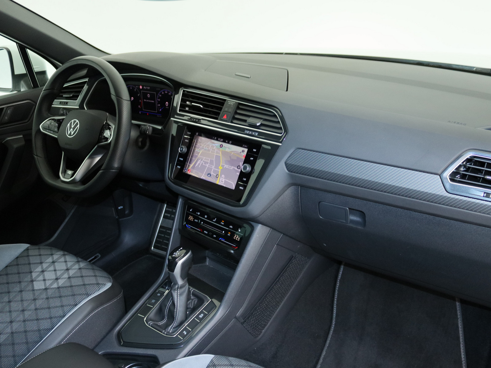 VW Tiguan 1.5 TSI R-Line VW Tiguan 1.5 TSI R-Line