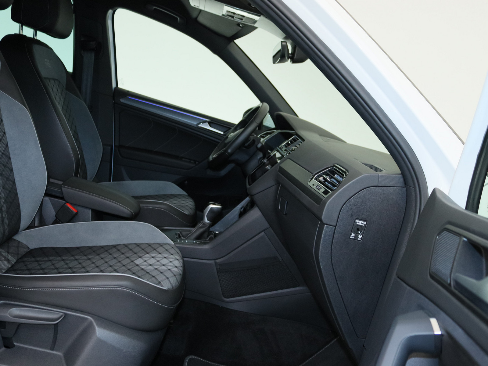 VW Tiguan 1.5 TSI R-Line VW Tiguan 1.5 TSI R-Line
