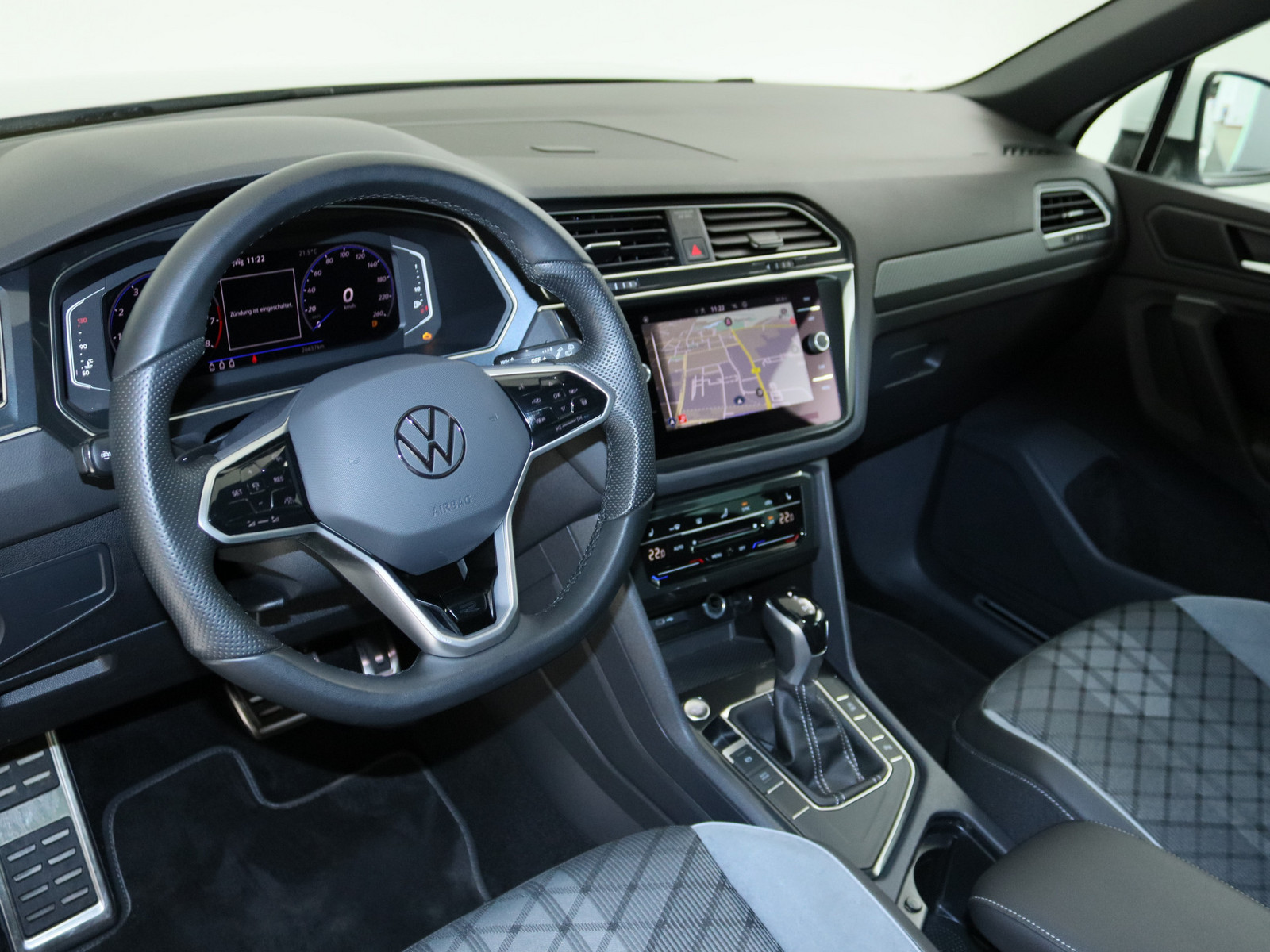VW Tiguan 1.5 TSI R-Line VW Tiguan 1.5 TSI R-Line