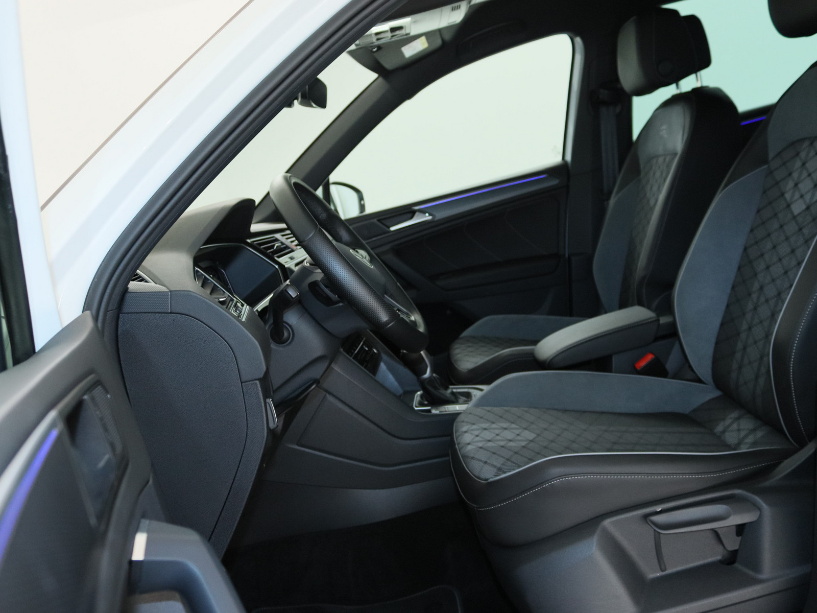 VW Tiguan 1.5 TSI R-Line VW Tiguan 1.5 TSI R-Line