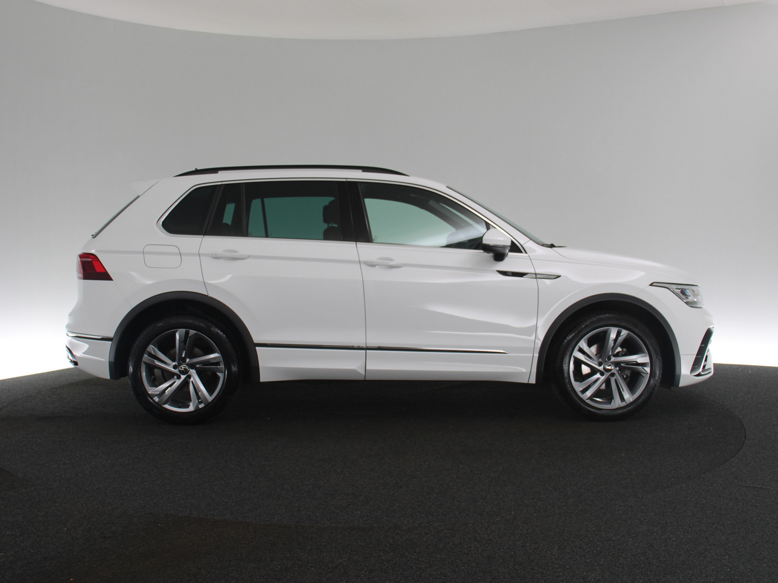 VW Tiguan 1.5 TSI R-Line VW Tiguan 1.5 TSI R-Line