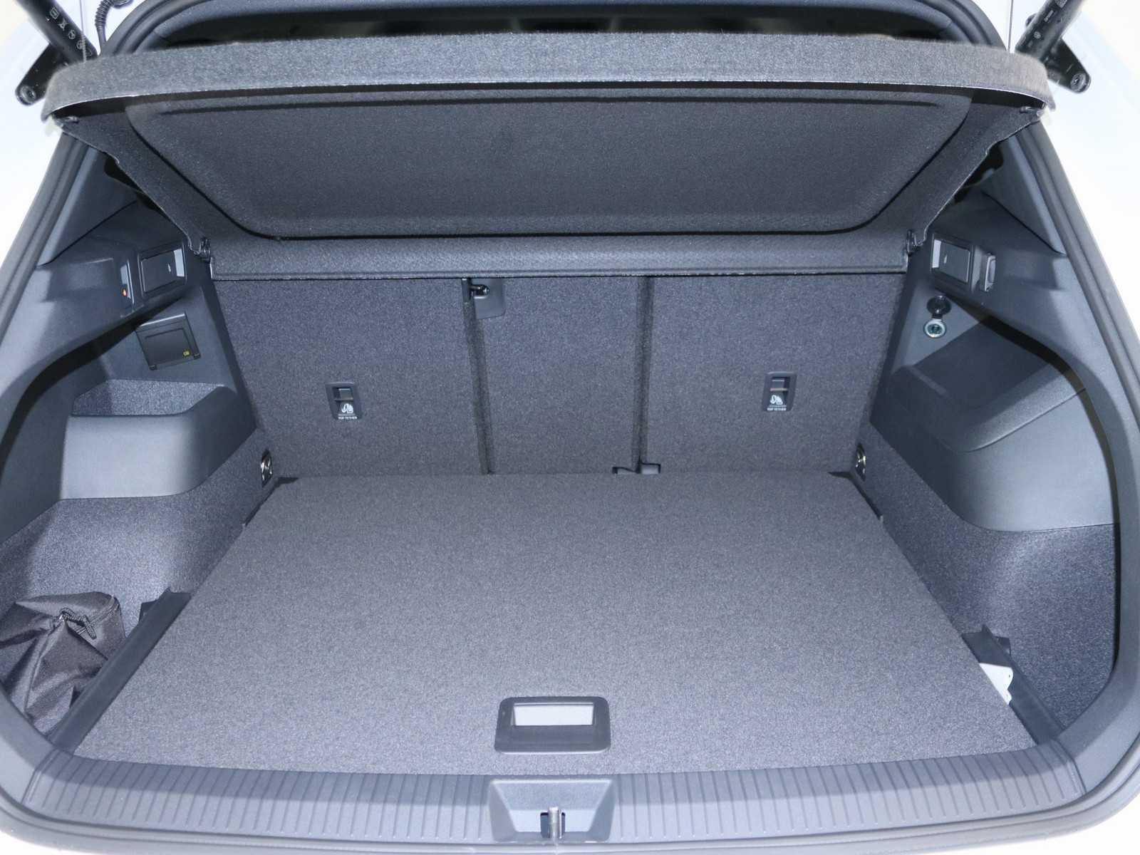 VW Tiguan 1.5 eTSI R-Line VW Tiguan 1.5 eTSI R-Line