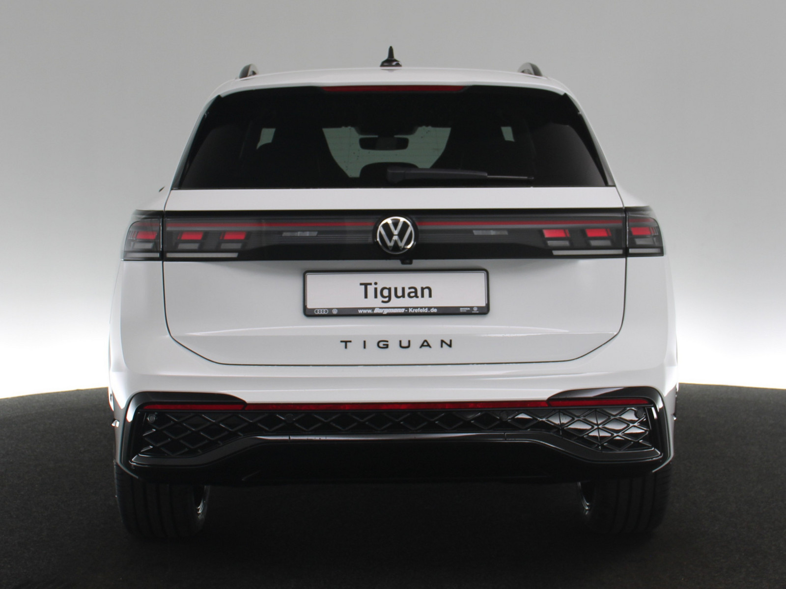 VW Tiguan 1.5 eTSI R-Line VW Tiguan 1.5 eTSI R-Line