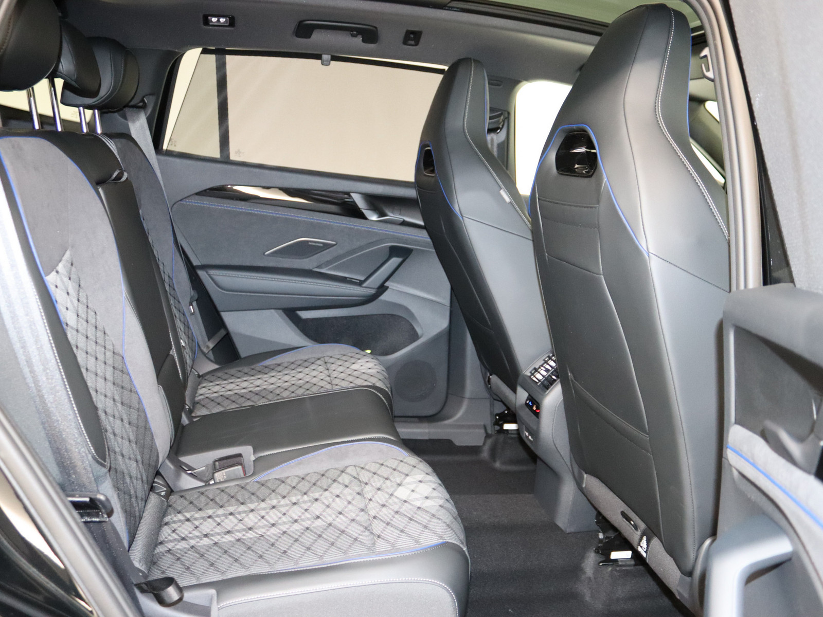 VW Tayron 1.5 TSI eHybrid R-Line VW Tayron 1.5 TSI eHybrid R-Line