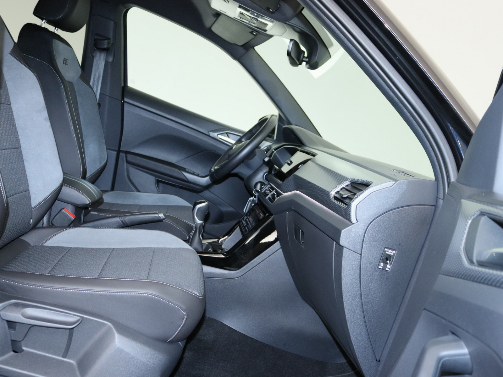 VW T-Cross 1.0 TSI R-Line VW T-Cross 1.0 TSI R-Line