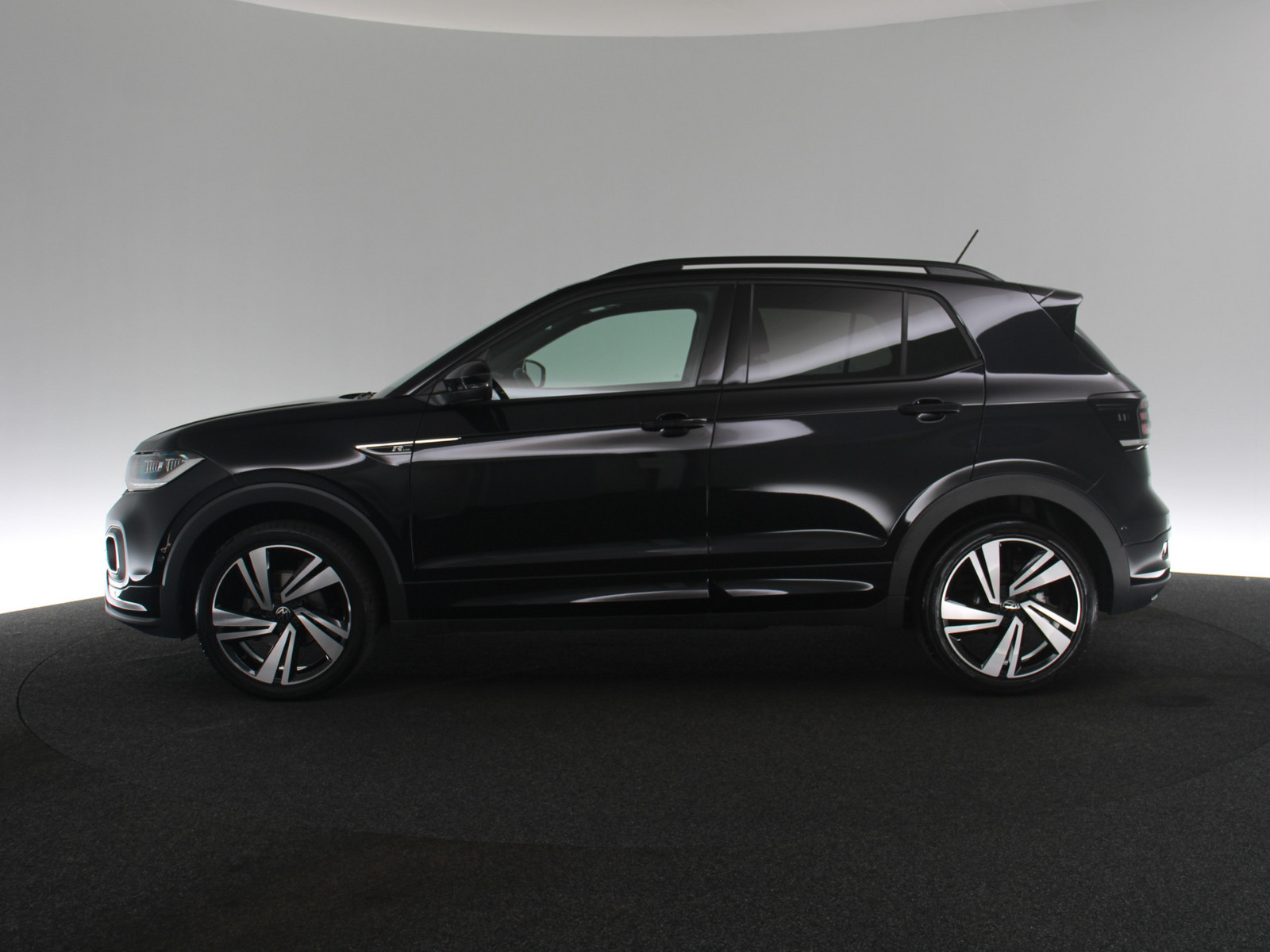 VW T-Cross 1.0 TSI R-Line VW T-Cross 1.0 TSI R-Line