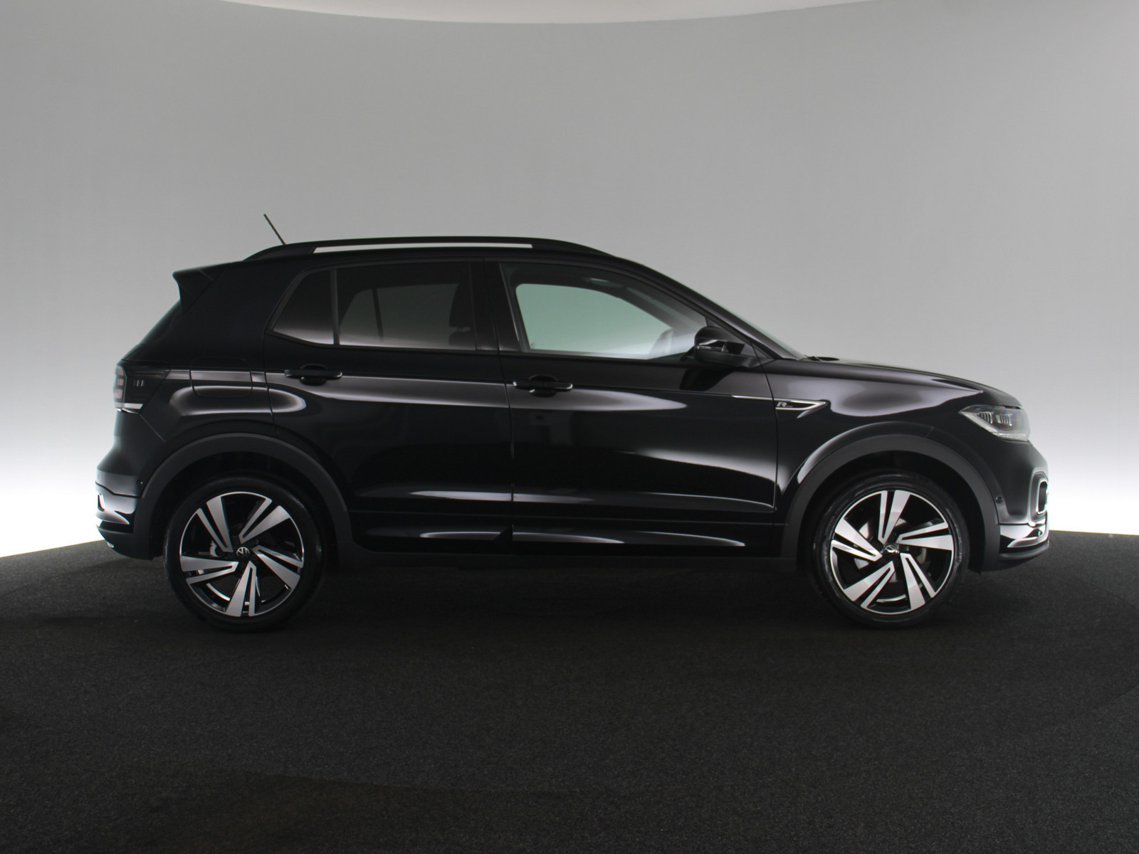 VW T-Cross 1.0 TSI R-Line VW T-Cross 1.0 TSI R-Line