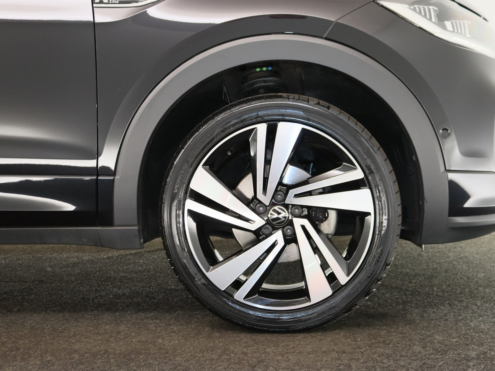 VW T-Cross 1.0 TSI R-Line VW T-Cross 1.0 TSI R-Line