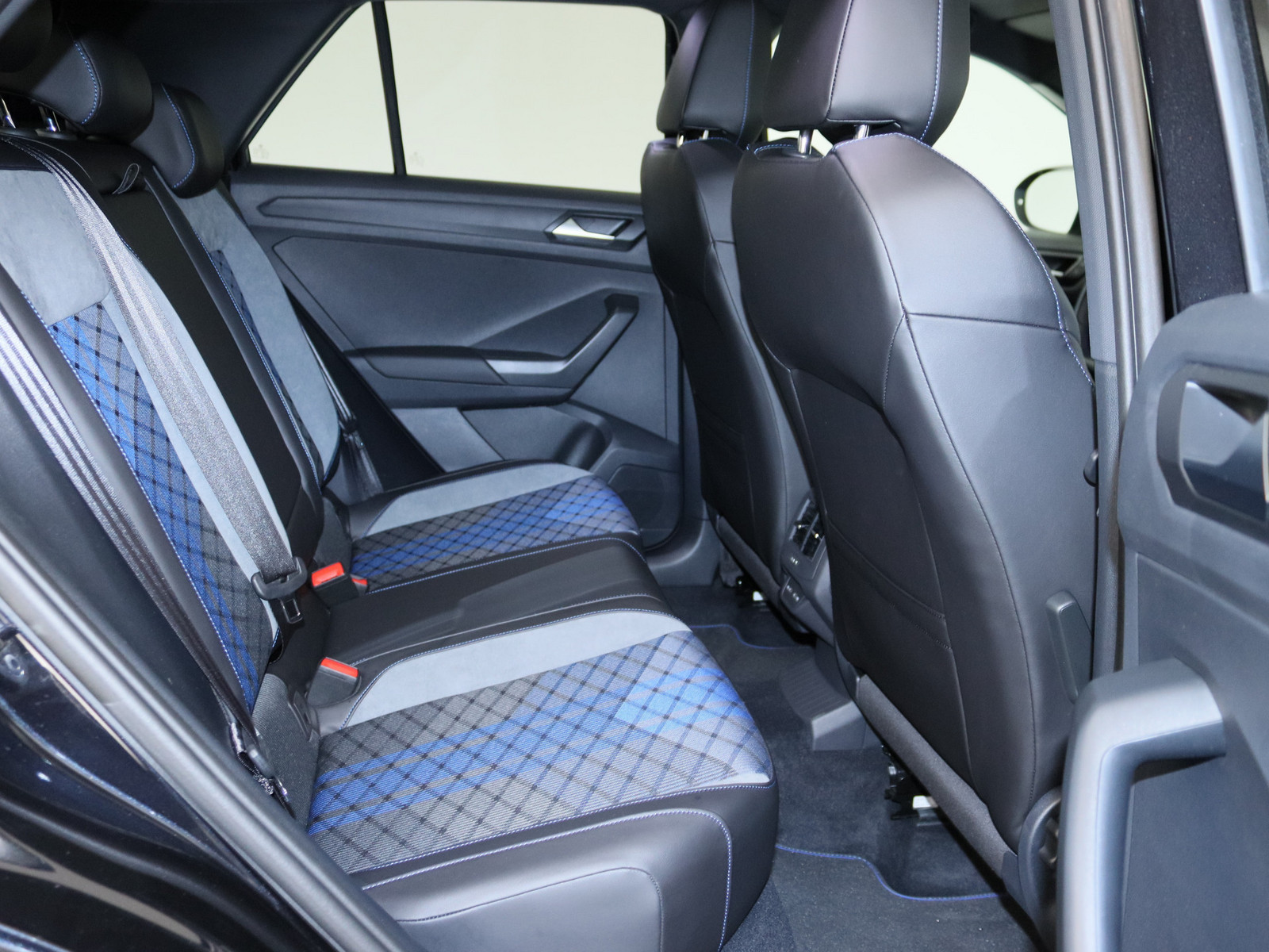 VW T-Roc 2.0 TSI R 4Motion VW T-Roc 2.0 TSI R 4Motion