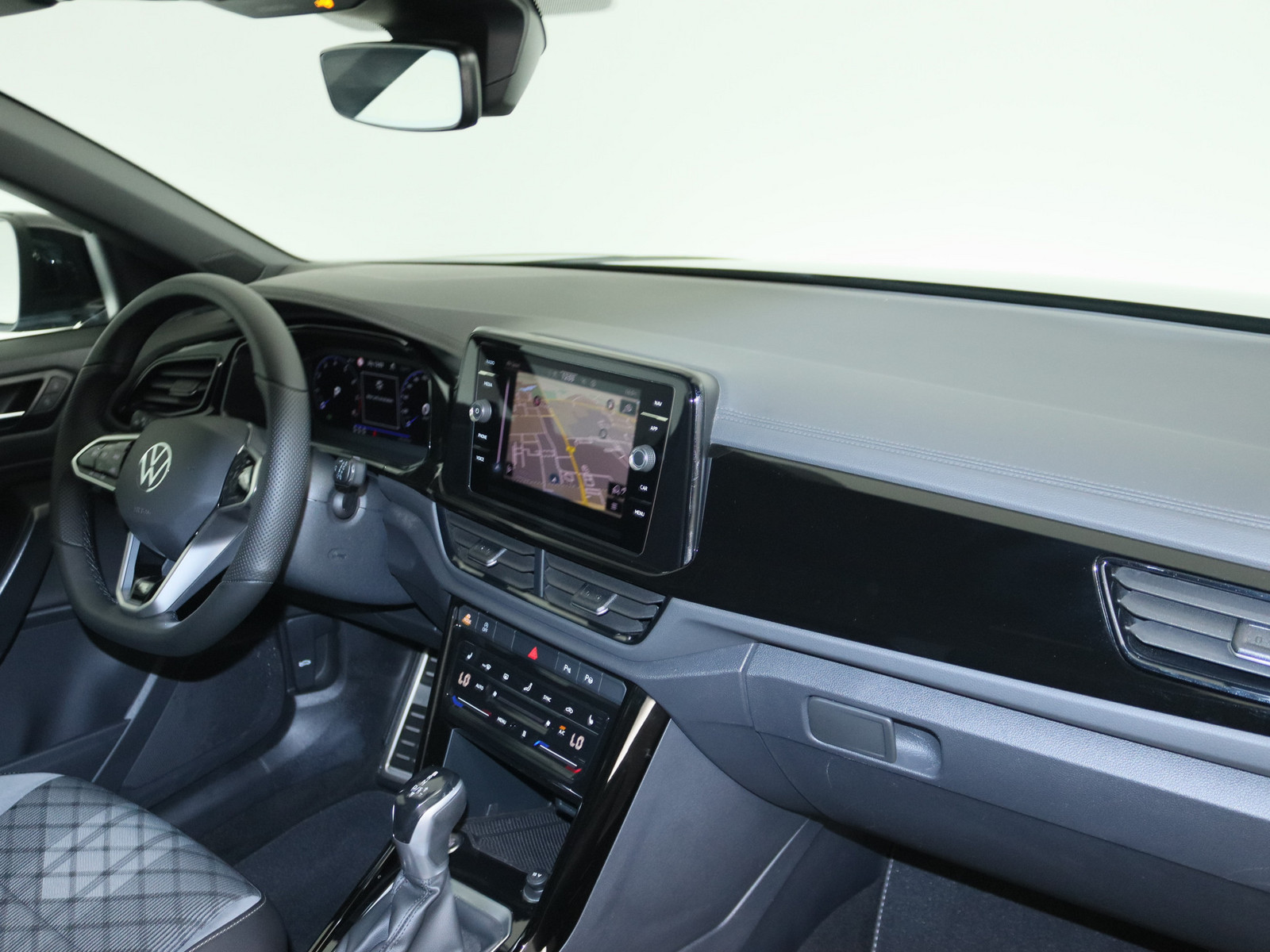 VW T-Roc 1.5 TSI R-Line VW T-Roc 1.5 TSI R-Line