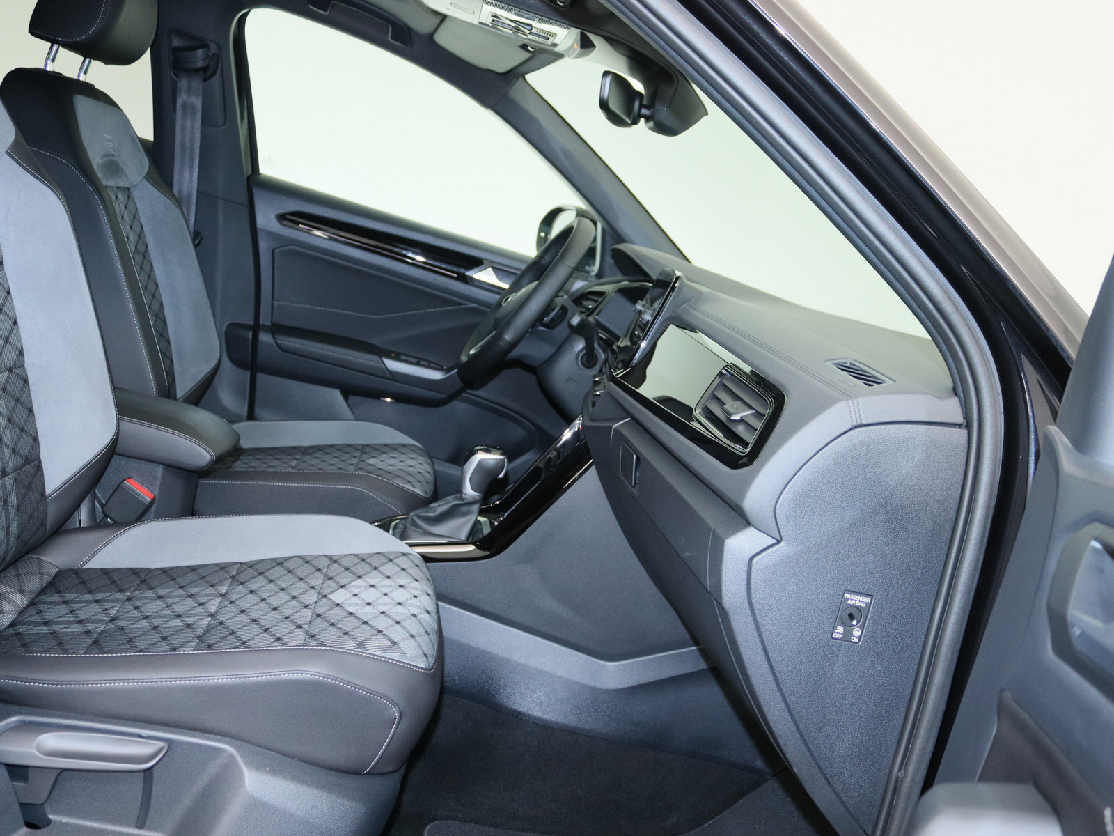 VW T-Roc 1.5 TSI R-Line VW T-Roc 1.5 TSI R-Line