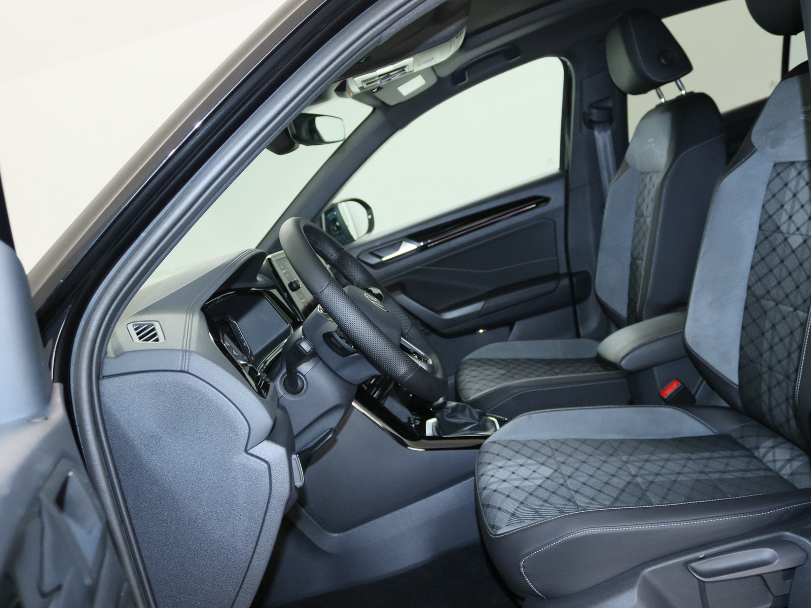 VW T-Roc 1.5 TSI R-Line VW T-Roc 1.5 TSI R-Line