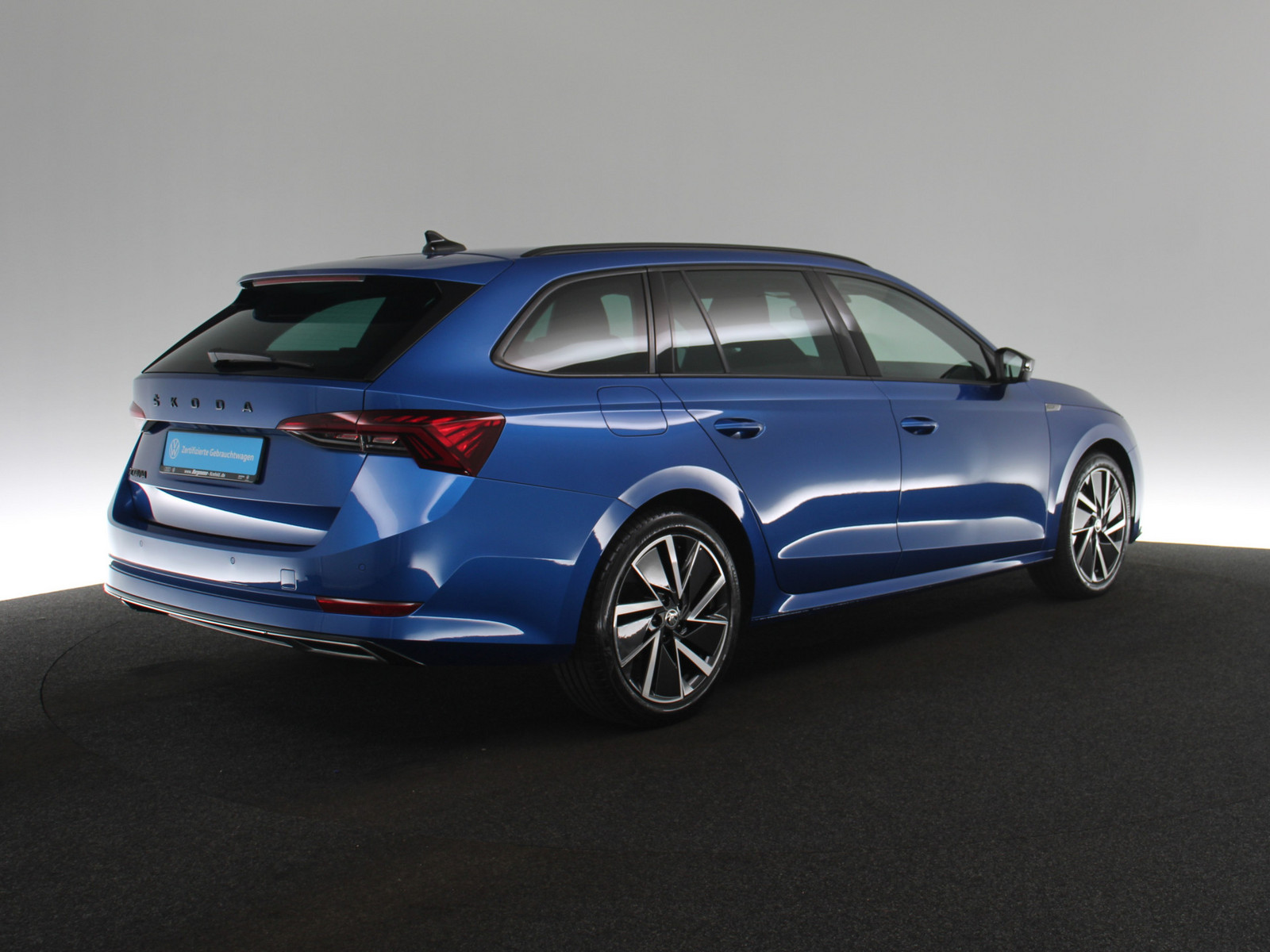 SKODA Octavia Combi 2.0 TDI DPF Sportline SKODA Octavia Combi 2.0 TDI DPF Sportline