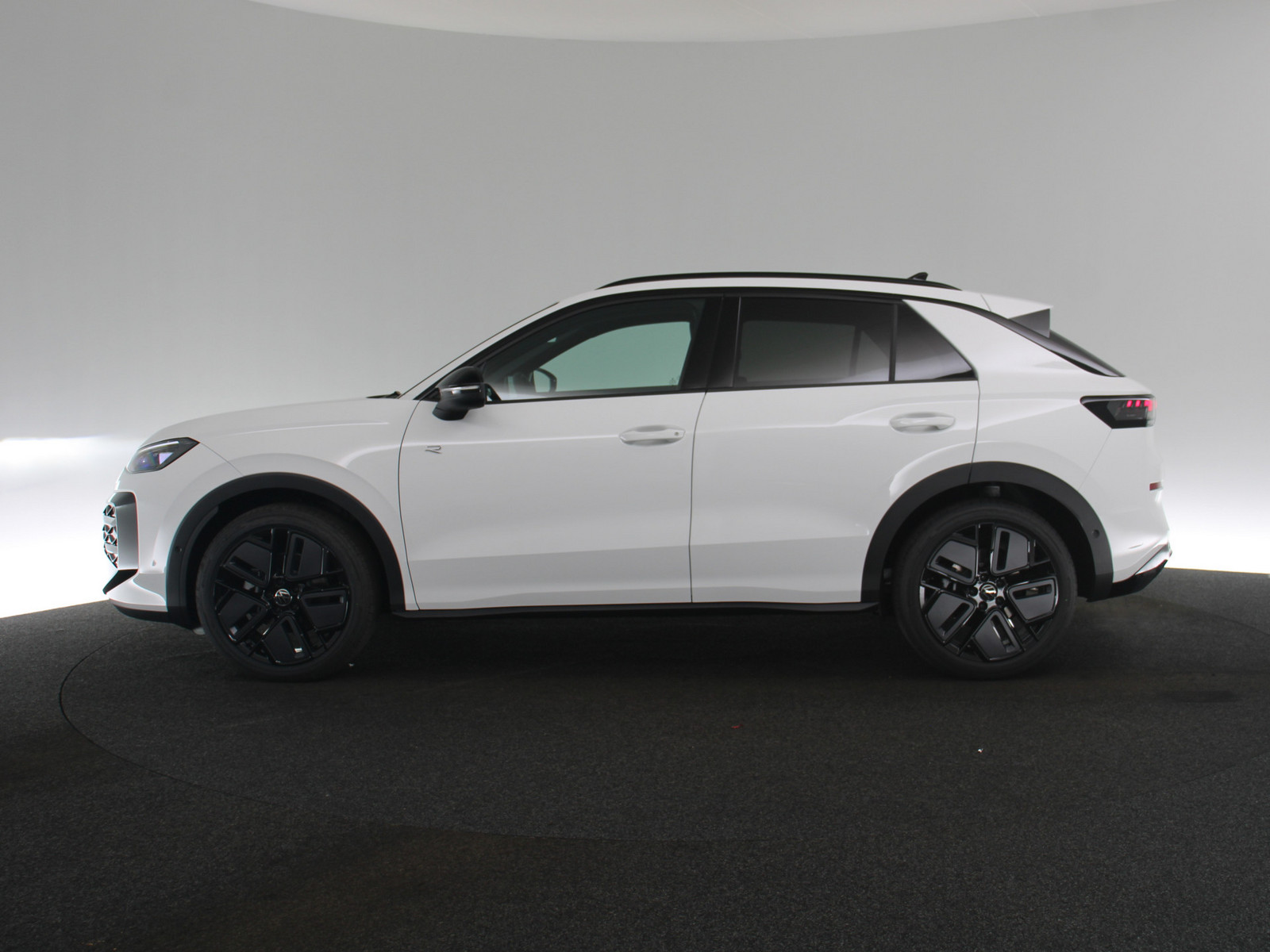 VW T-Roc 1.5 eTSI R-Line VW T-Roc 1.5 eTSI R-Line