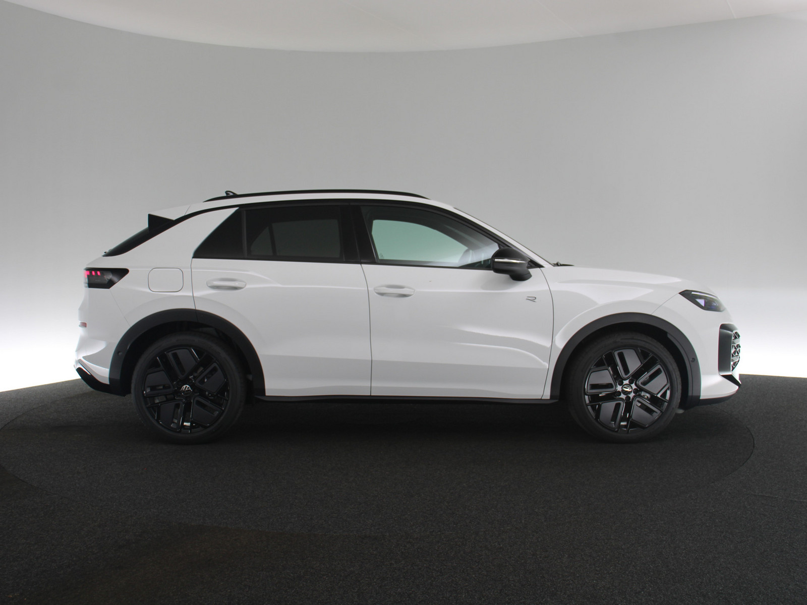 VW T-Roc 1.5 eTSI R-Line VW T-Roc 1.5 eTSI R-Line