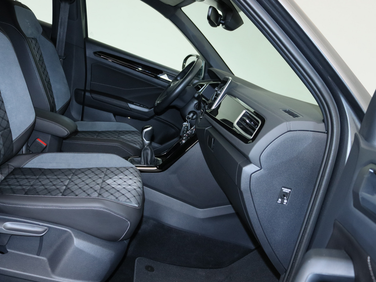 VW T-Roc 1.0 TSI R-Line VW T-Roc 1.0 TSI R-Line