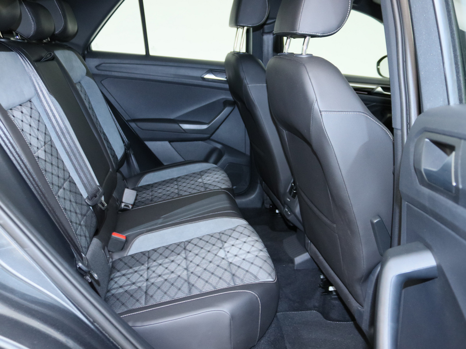 VW T-Roc 1.0 TSI R-Line VW T-Roc 1.0 TSI R-Line