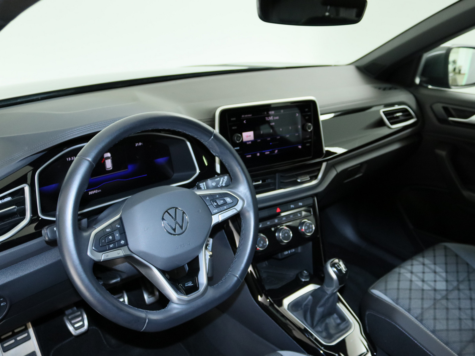 VW T-Roc 1.0 TSI R-Line VW T-Roc 1.0 TSI R-Line