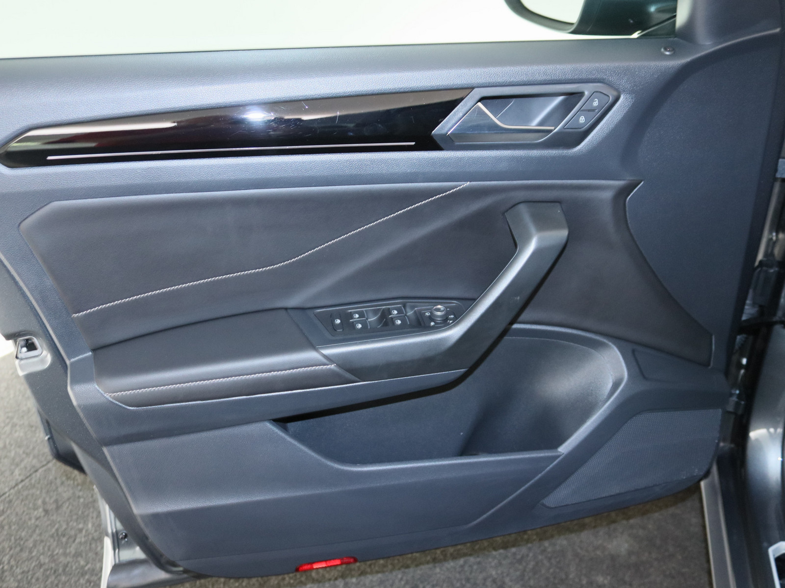 VW T-Roc 1.0 TSI R-Line VW T-Roc 1.0 TSI R-Line