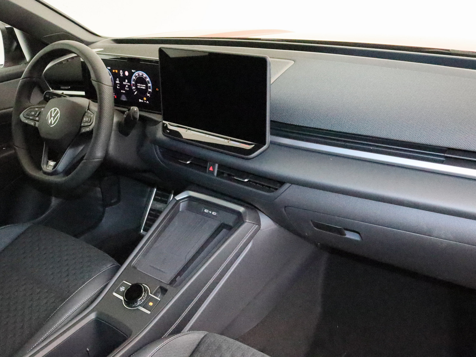 VW T-Roc 1.5 eTSI R-Line VW T-Roc 1.5 eTSI R-Line