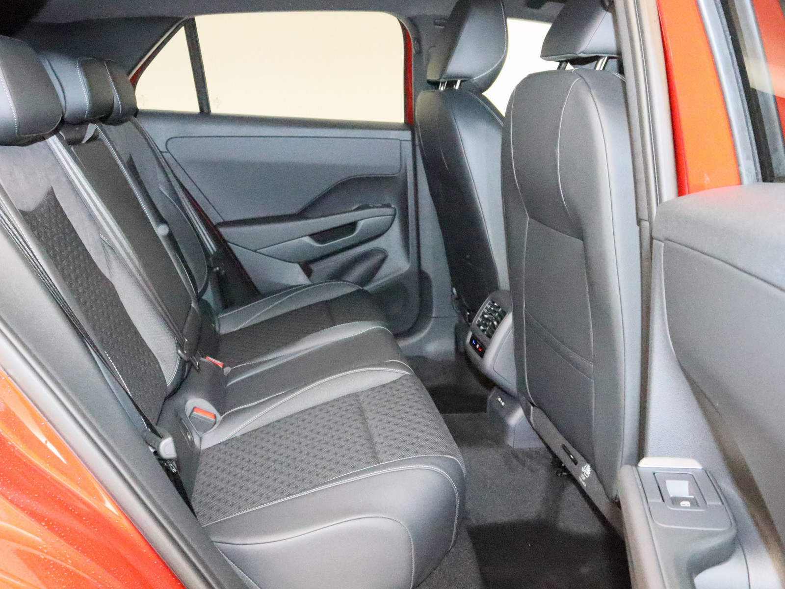 VW T-Roc 1.5 eTSI R-Line VW T-Roc 1.5 eTSI R-Line