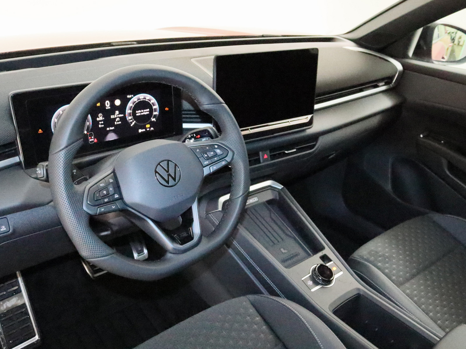 VW T-Roc 1.5 eTSI R-Line VW T-Roc 1.5 eTSI R-Line