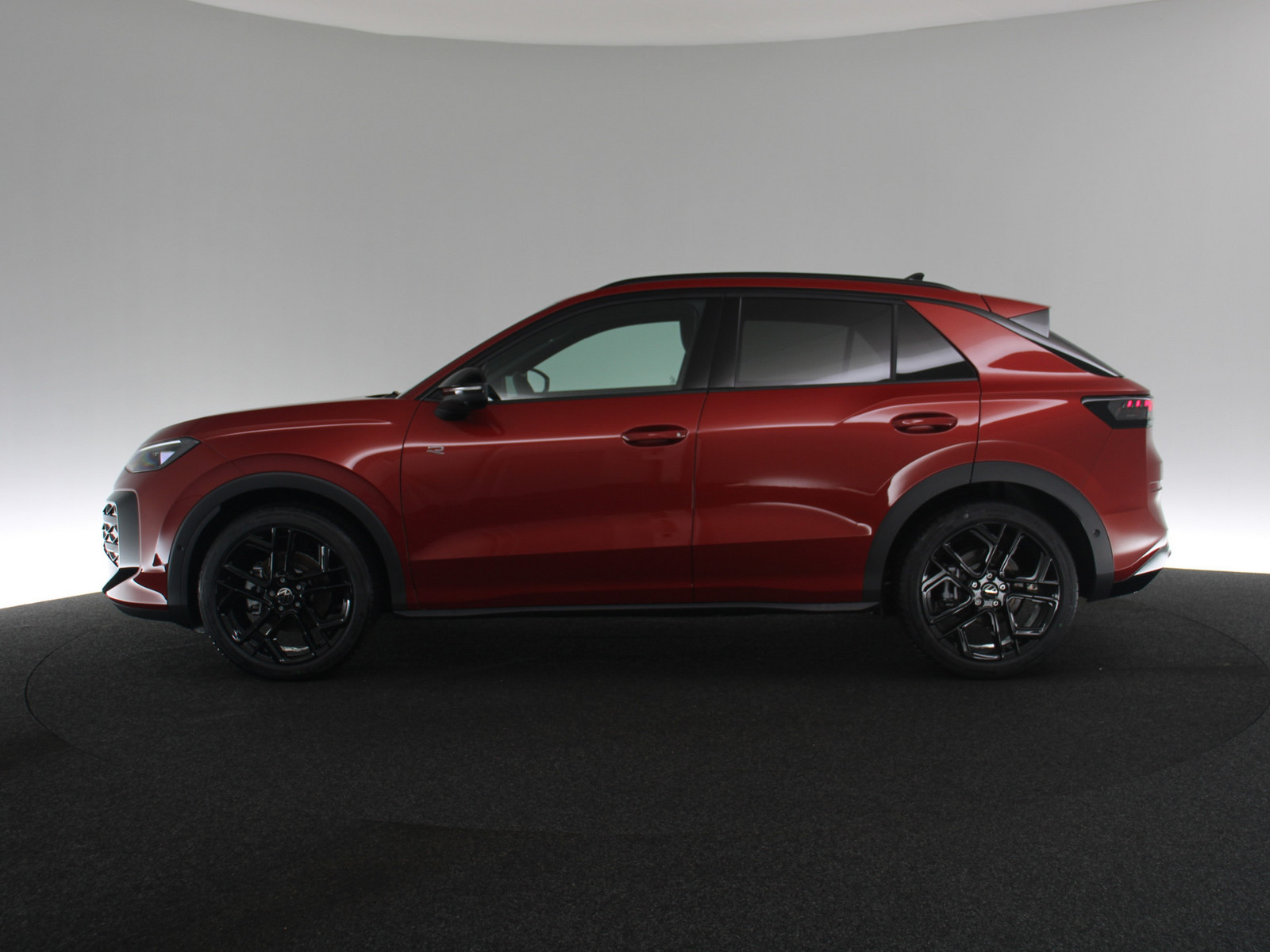 VW T-Roc 1.5 eTSI R-Line VW T-Roc 1.5 eTSI R-Line