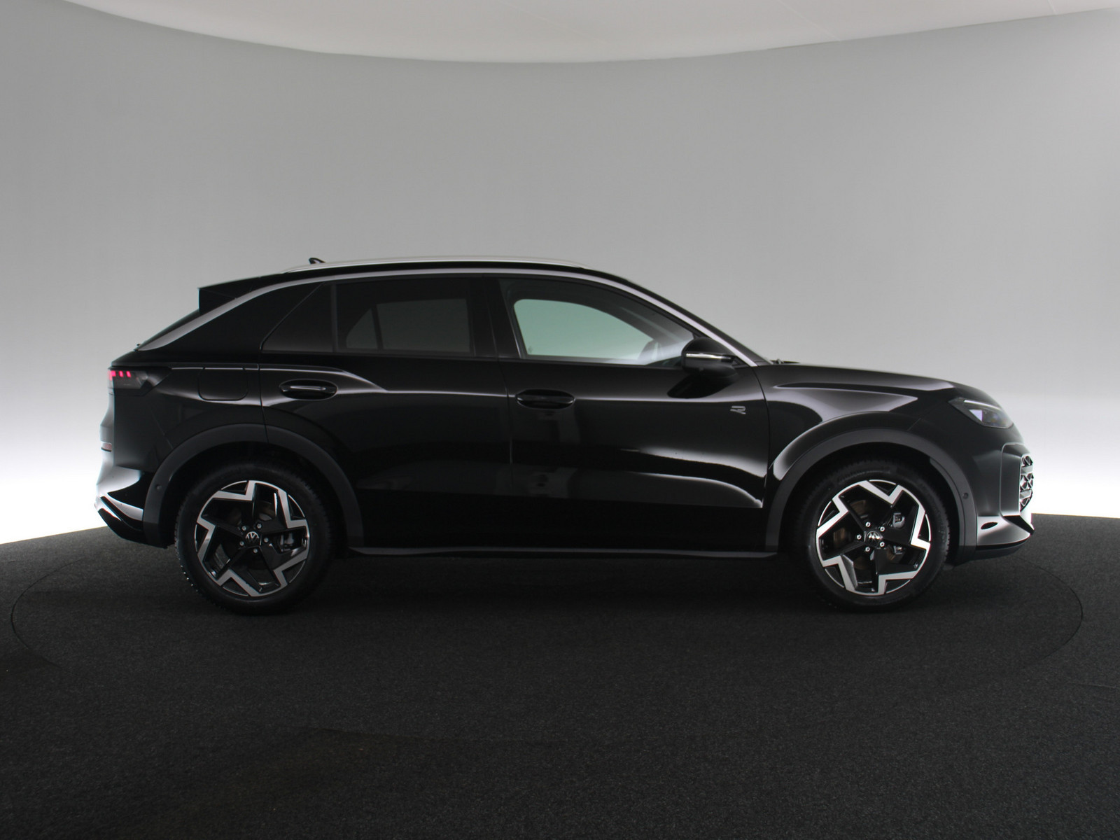VW T-Roc 1.5 eTSI R-Line VW T-Roc 1.5 eTSI R-Line