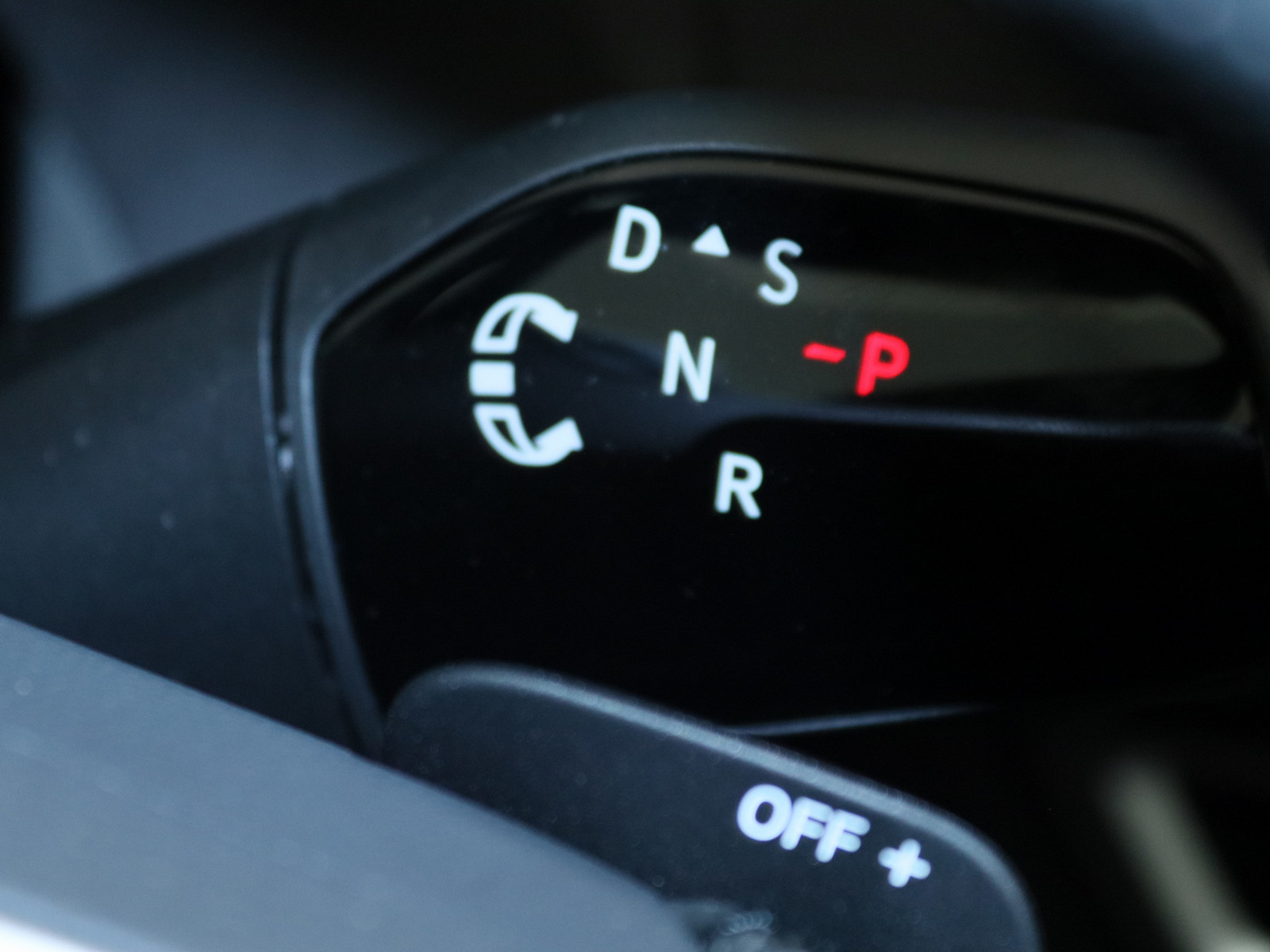 VW Tiguan 1.5 eTSI R-Line VW Tiguan 1.5 eTSI R-Line