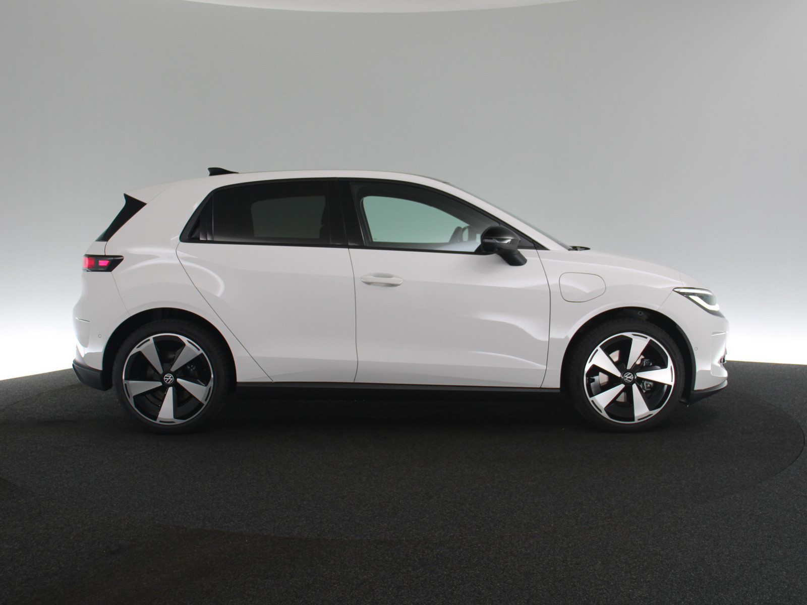 VW ID. Polo Launch-Edition Style 155 kW 52 kWh 1-Gang-Automatik VW ID. Polo Launch-Edition Style 155 kW 52 kWh 1-Gang-Automatik